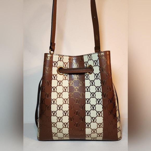 NWT! Valentino by Mario Valentino monogram leather bucket bag - Picture 3 of 9